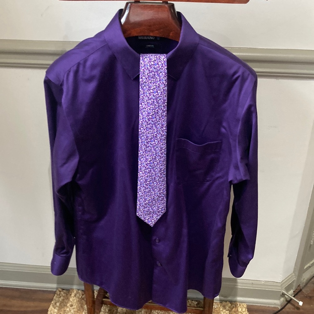 Murano Men’s Dress shirt 16 1/2, 33. Ties sold separately, bundle for 10% off.